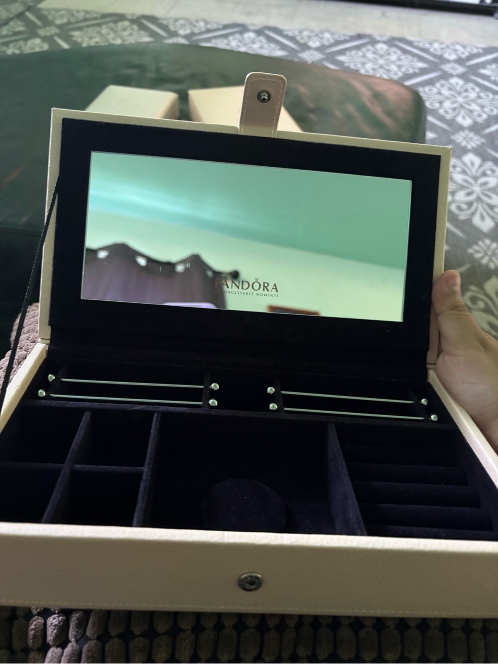 Pandora jewelry box w rods